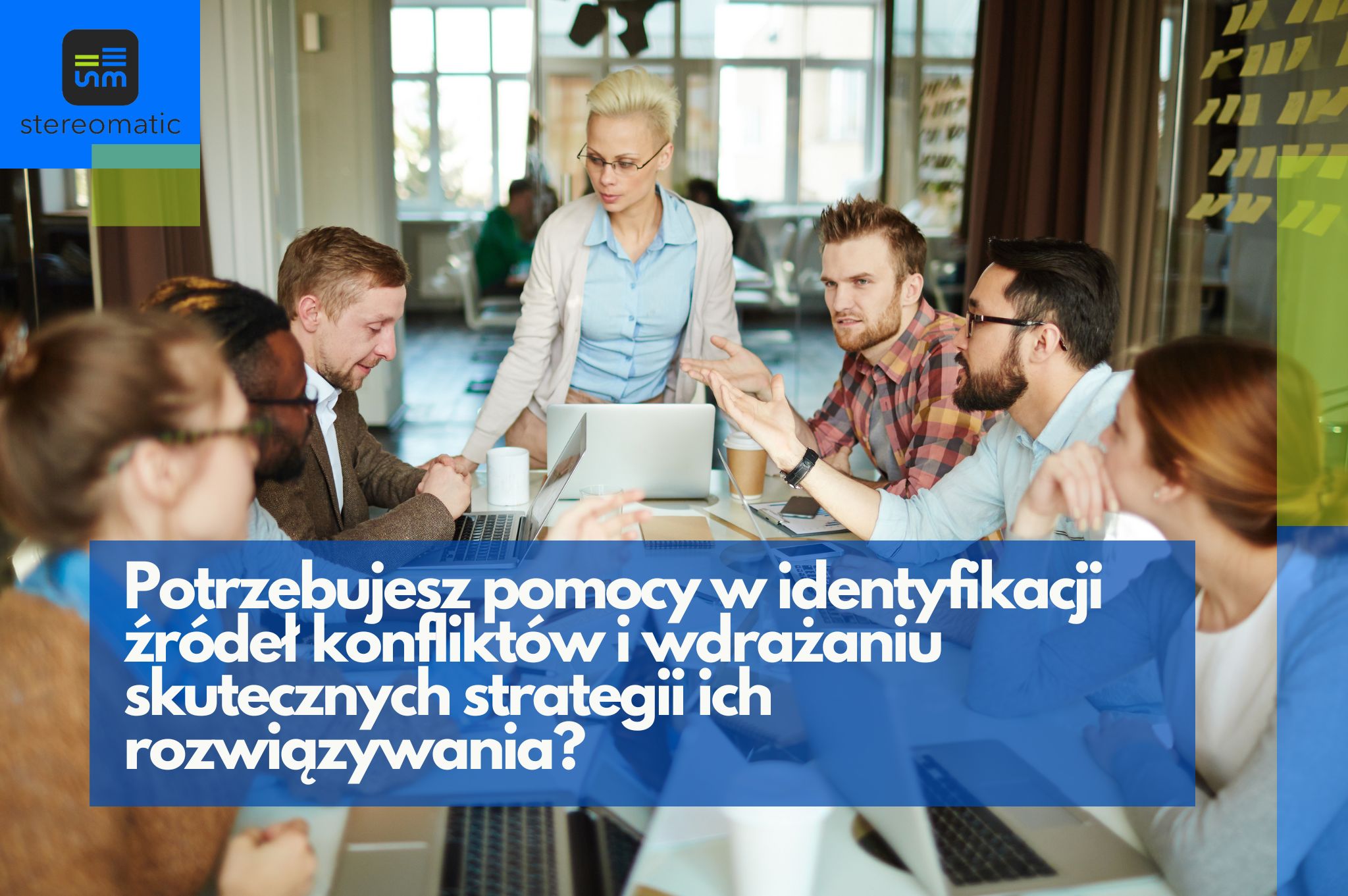 Managerowie omawiający strategię rozwoju kompetencji miękkich w firmie.